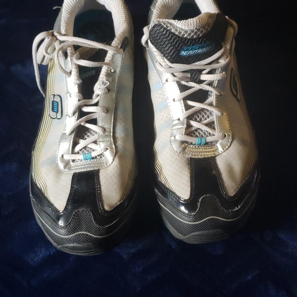 Mens athletes track shoes